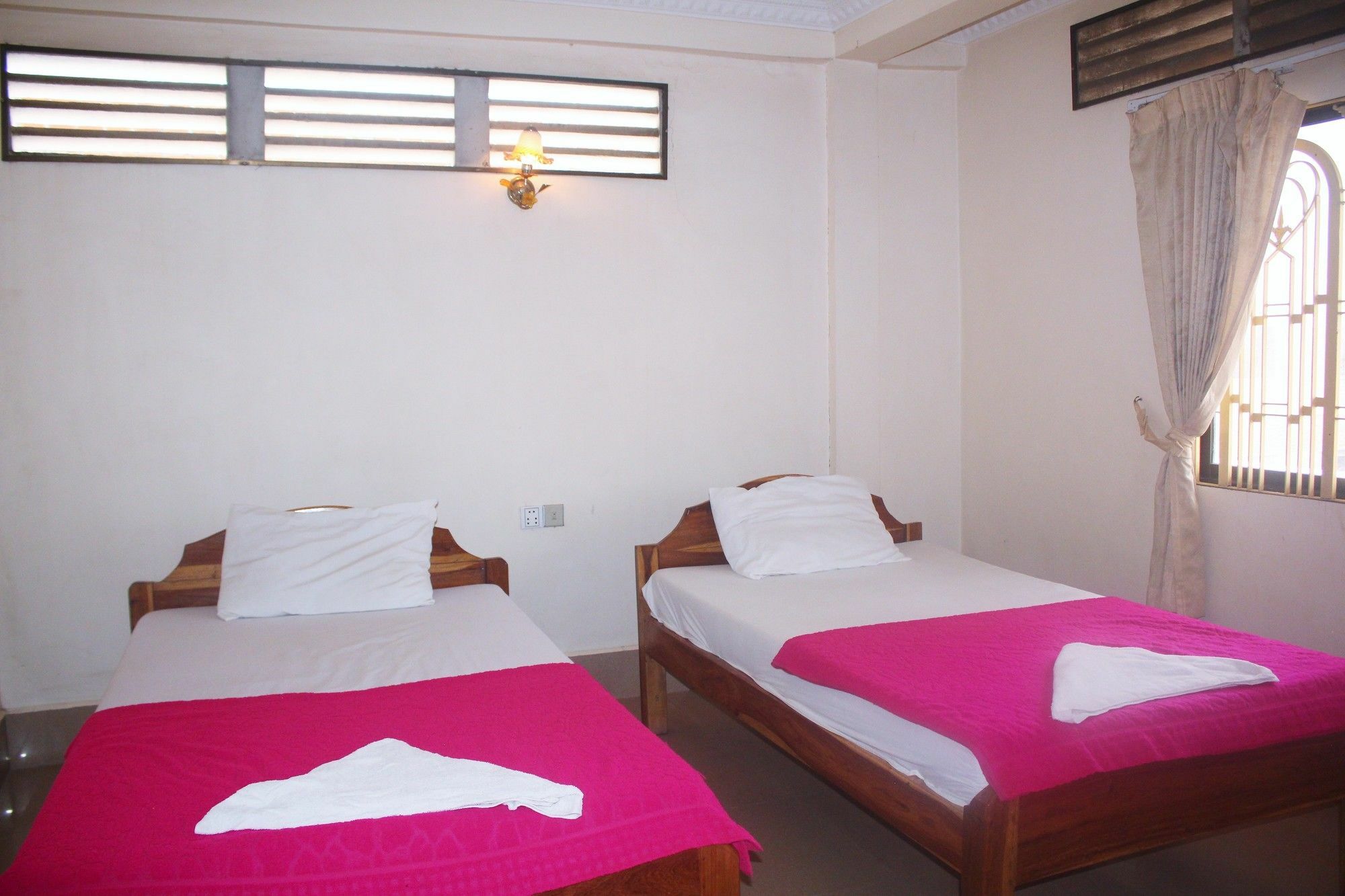 Shang Hai Guesthouse Battambang Ngoại thất bức ảnh
