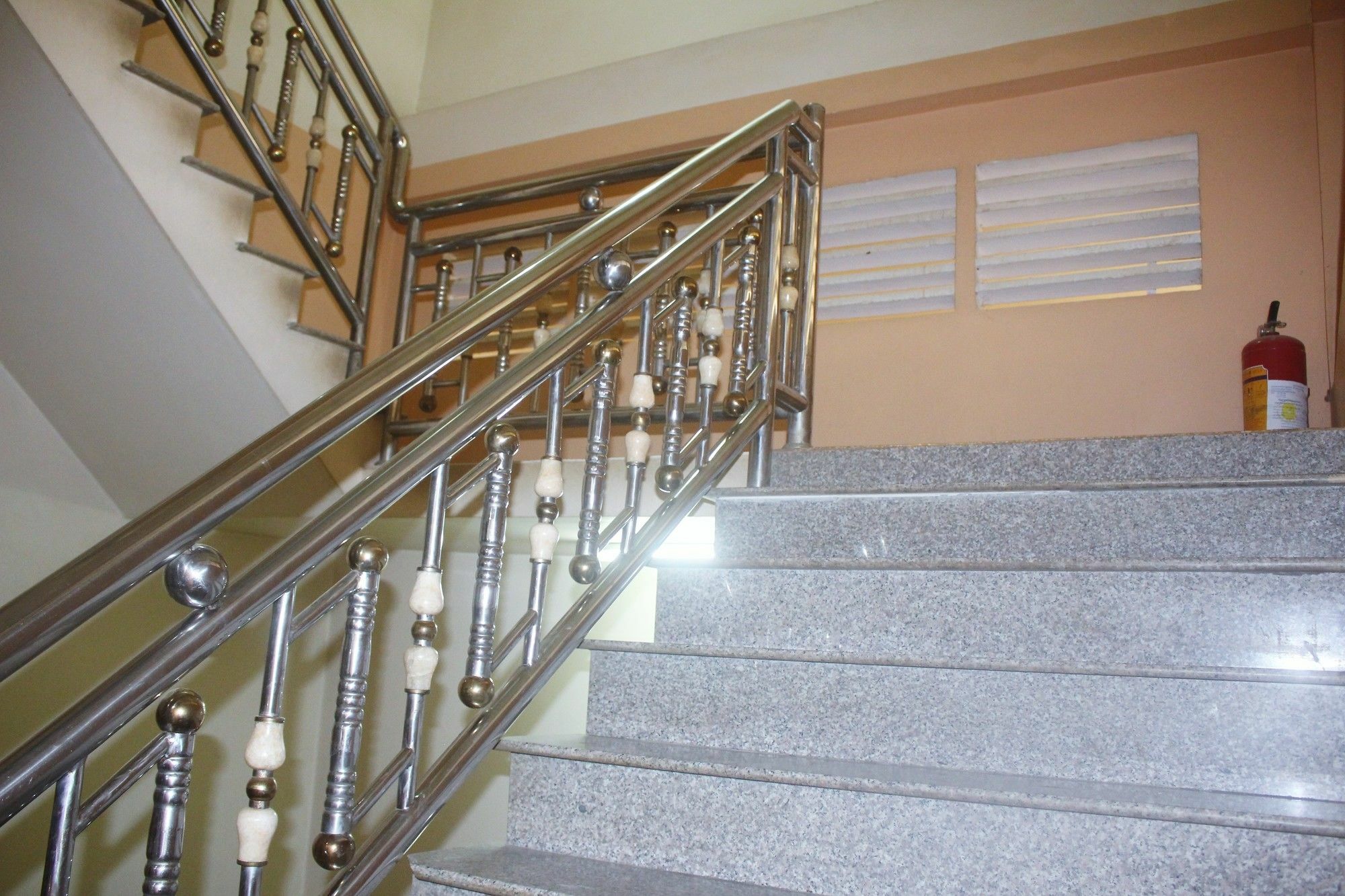 Shang Hai Guesthouse Battambang Ngoại thất bức ảnh